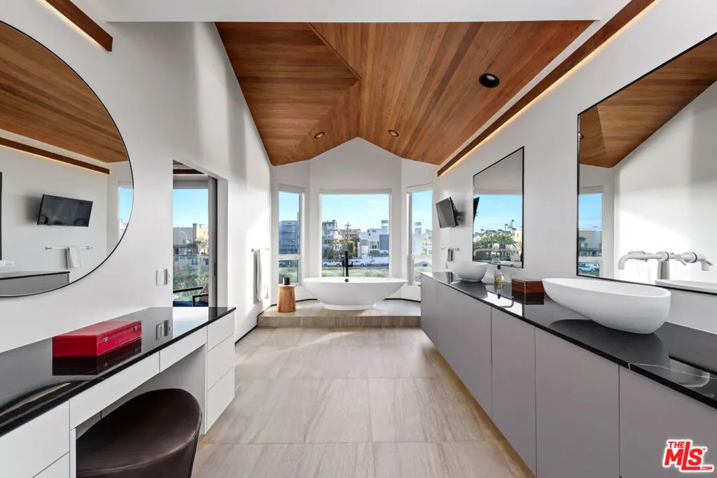 4411 Roma Court, Marina Del Rey, California 90292 home-pic-20