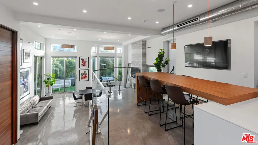 4411 Roma Court, Marina Del Rey, California 90292 home-pic-2