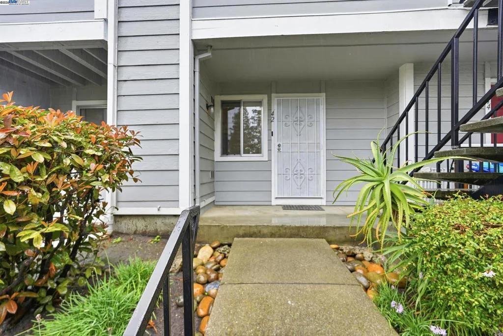 655 River Oak Way 42, Hayward, California 94544 home-pic-3
