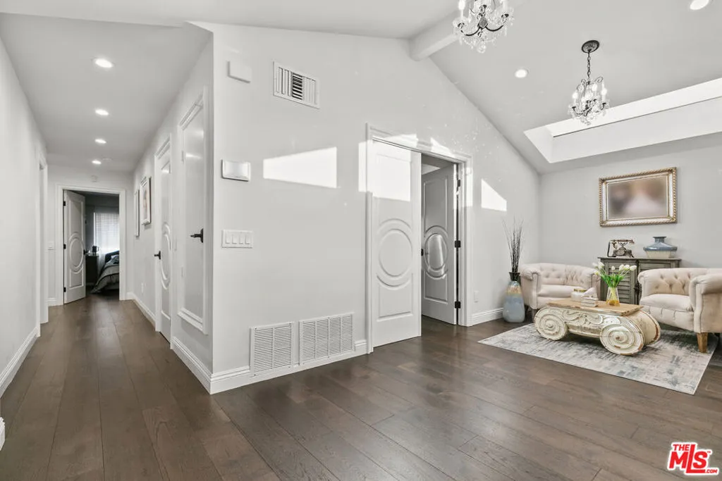 2427 Flintridge Drive, Glendale, California 91206 home-pic-35