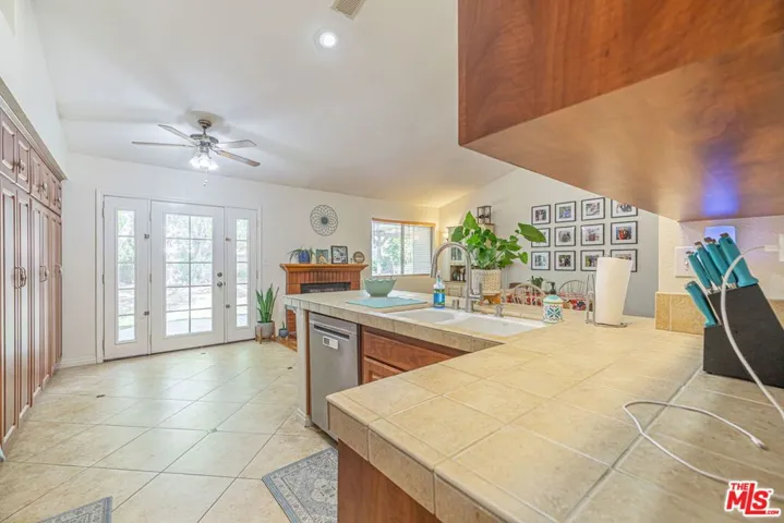 5811 Corinthian Place, Lancaster, California 93536