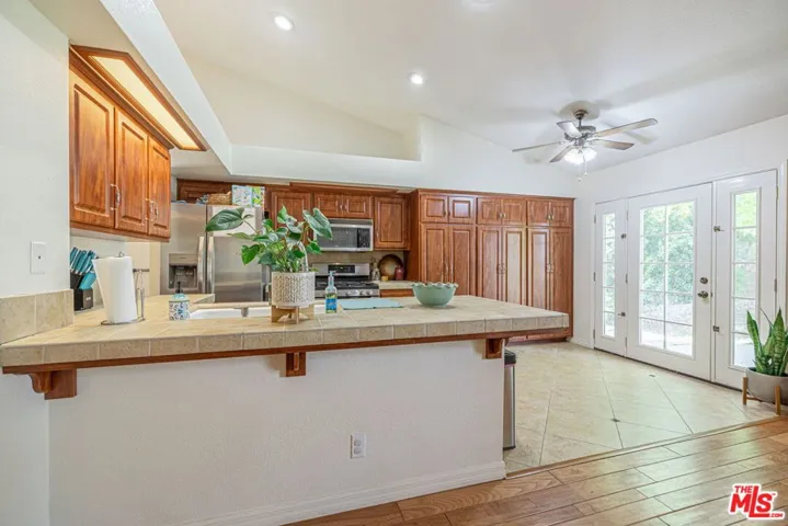 5811 Corinthian Place, Lancaster, California 93536