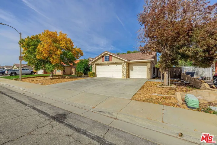 5811 Corinthian Place, Lancaster, California 93536