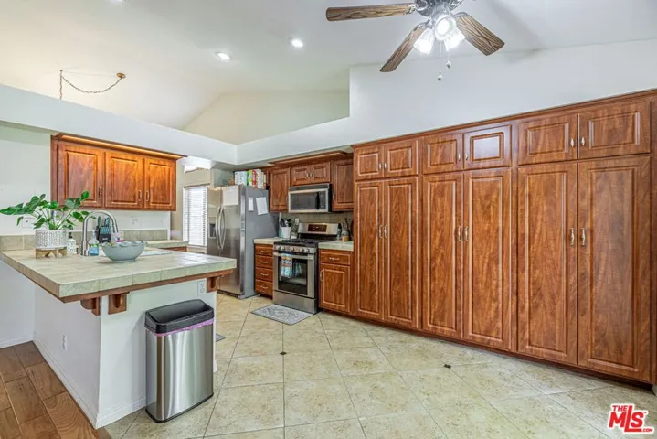 5811 Corinthian Place, Lancaster, California 93536