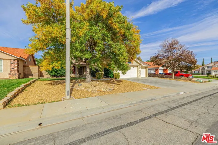5811 Corinthian Place, Lancaster, California 93536