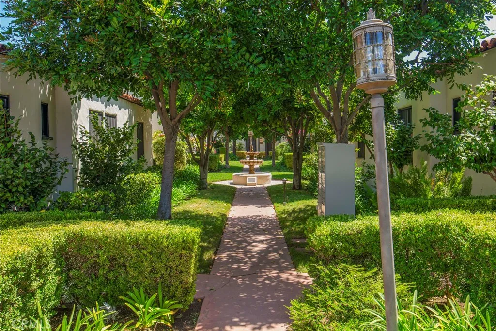 372 S Marengo Avenue 108, Pasadena, California 91101 home-pic-24