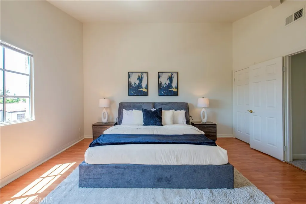 372 S Marengo Avenue 108, Pasadena, California 91101 home-pic-16