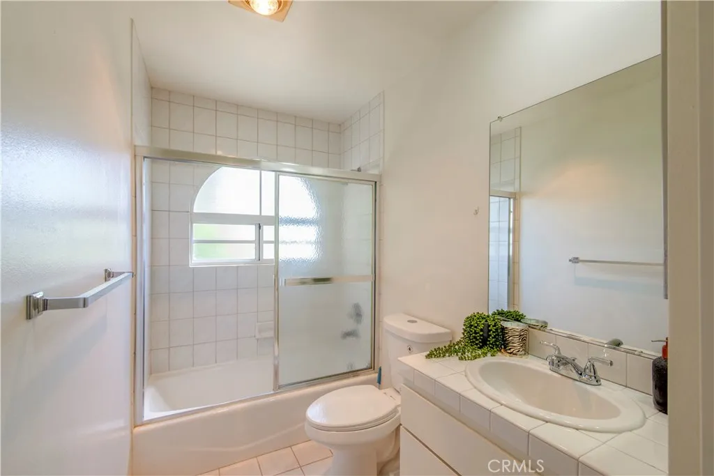 372 S Marengo Avenue 108, Pasadena, California 91101 home-pic-19