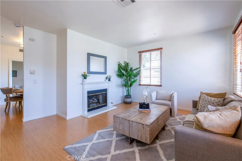 372 S Marengo Avenue 108, Pasadena, California 91101 home-pic-8