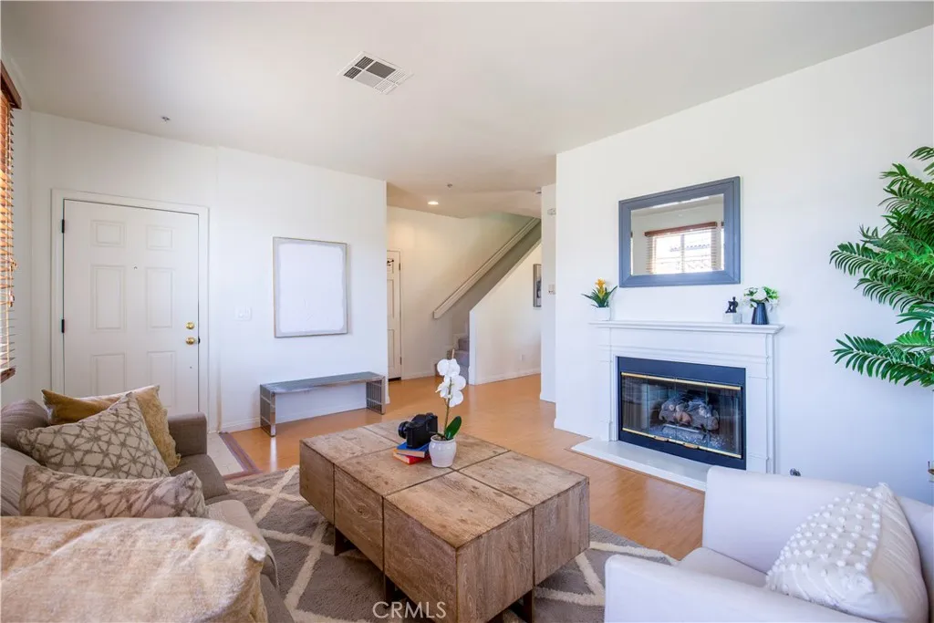 372 S Marengo Avenue 108, Pasadena, California 91101 home-pic-0