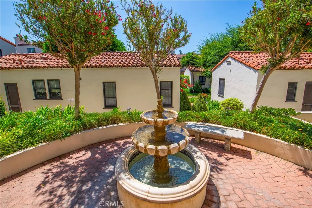 372 S Marengo Avenue 108, Pasadena, California 91101 home-pic-3