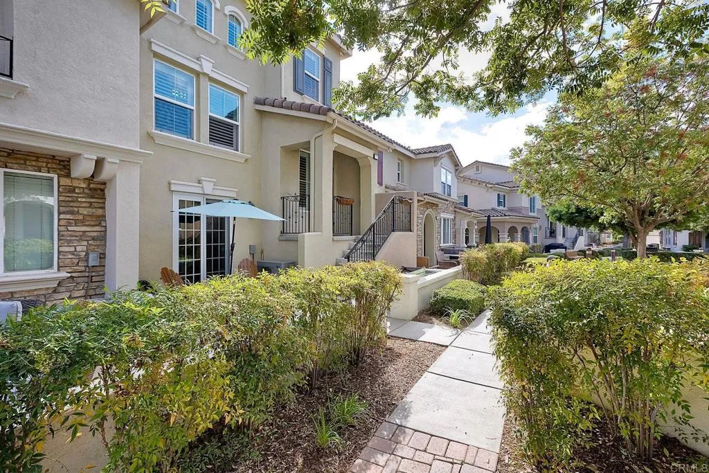 40238 Rosewell Court, Temecula, California 92591 home-pic-2