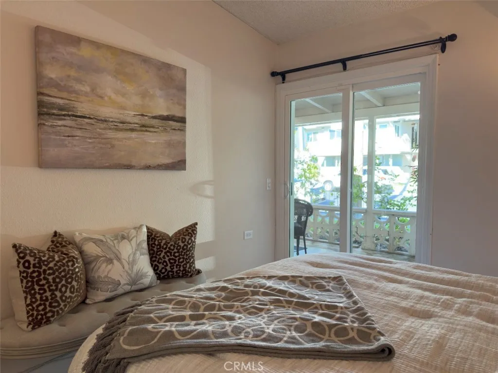 13421 Del Monte Dr home-pic-33