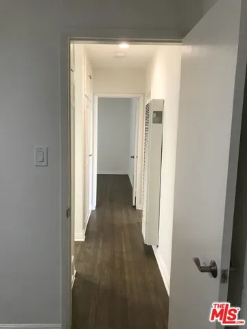 4058 Center Hall B4 Occupant