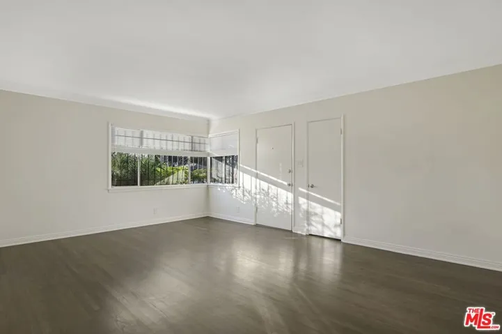 4058 Living Room Panoramic Vie