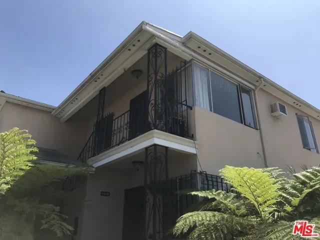 4060 Upstairs Unit