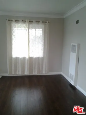 4060 Living Room #2 Angle B4 O