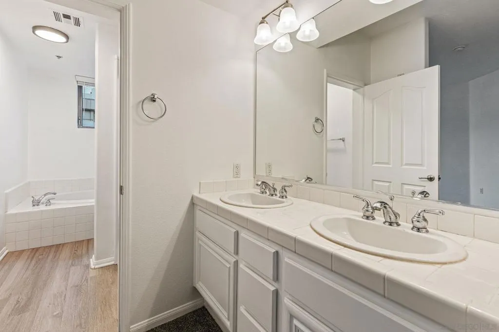 235 Market St 301, San Diego, California 92101 home-pic-16