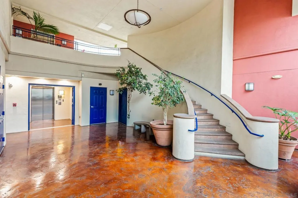 235 Market St 301, San Diego, California 92101 home-pic-1