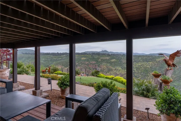 OUTDOOR LIVING AREA