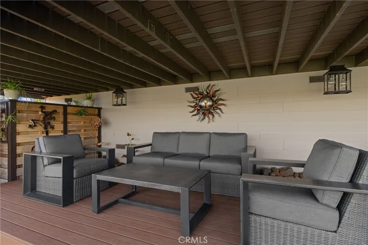 OUTDOOR LIVING AREA