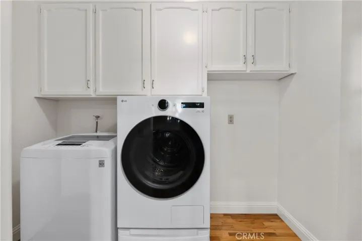 Laundry room off kitchen