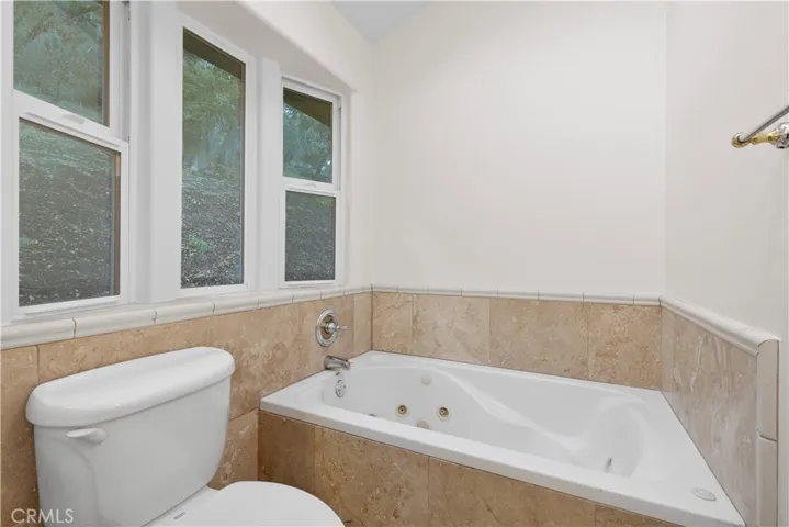 Primary on-suite bath