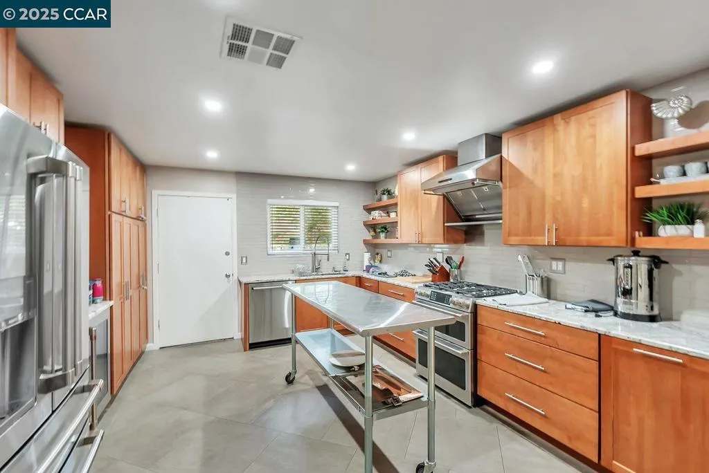 37 Miramonte Dr, Moraga, California 94556 home-pic-35