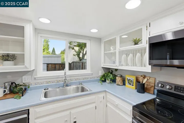37 Miramonte Dr, Moraga, California 94556