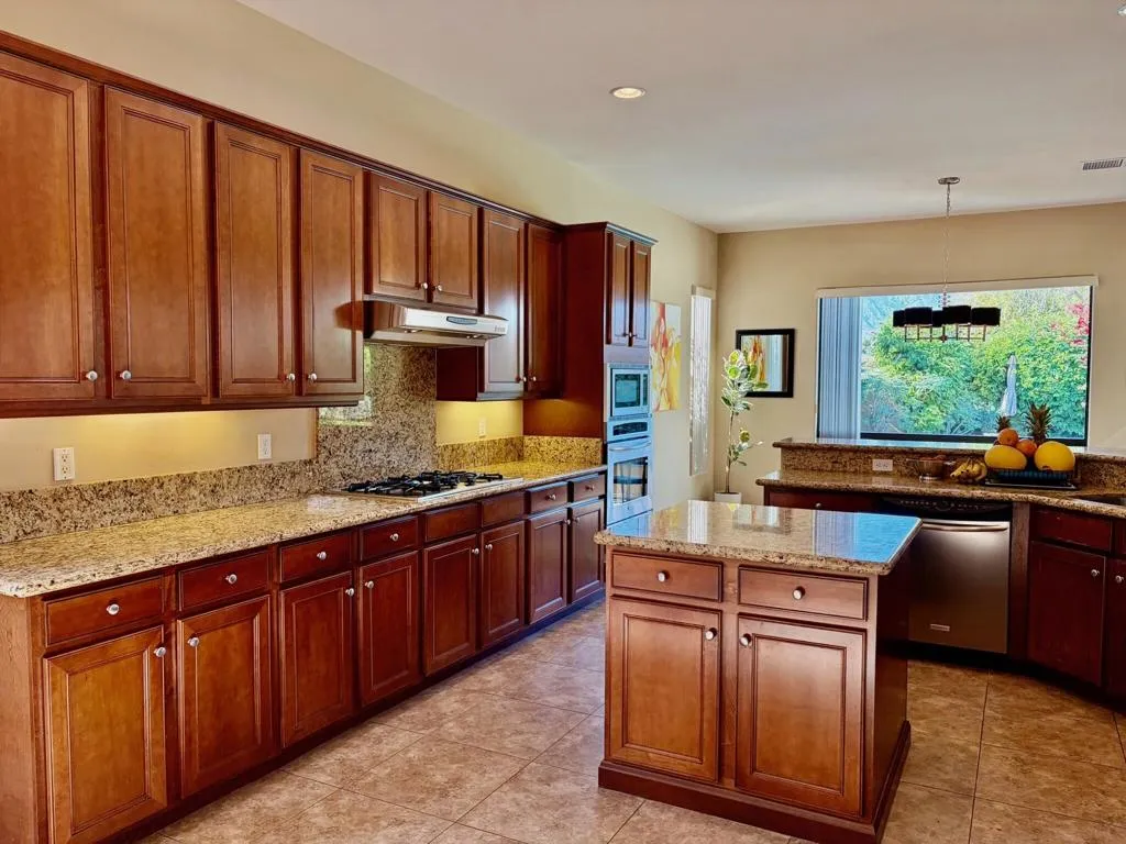 35373 Vista Montana Court, Cathedral City, California 92234 home-pic-25