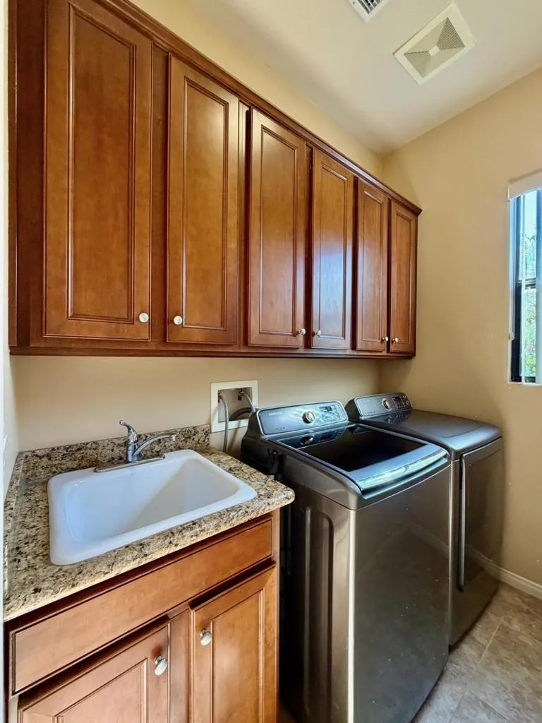 35373 Vista Montana Court, Cathedral City, California 92234 home-pic-27