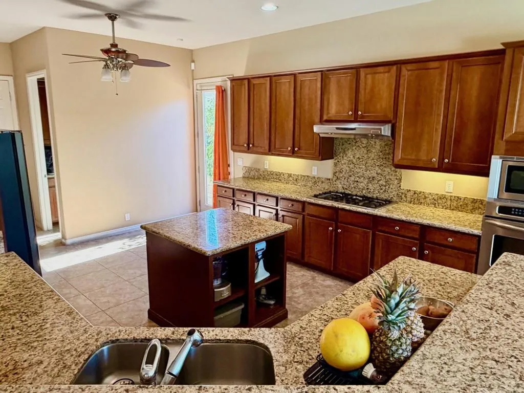 35373 Vista Montana Court, Cathedral City, California 92234 home-pic-28
