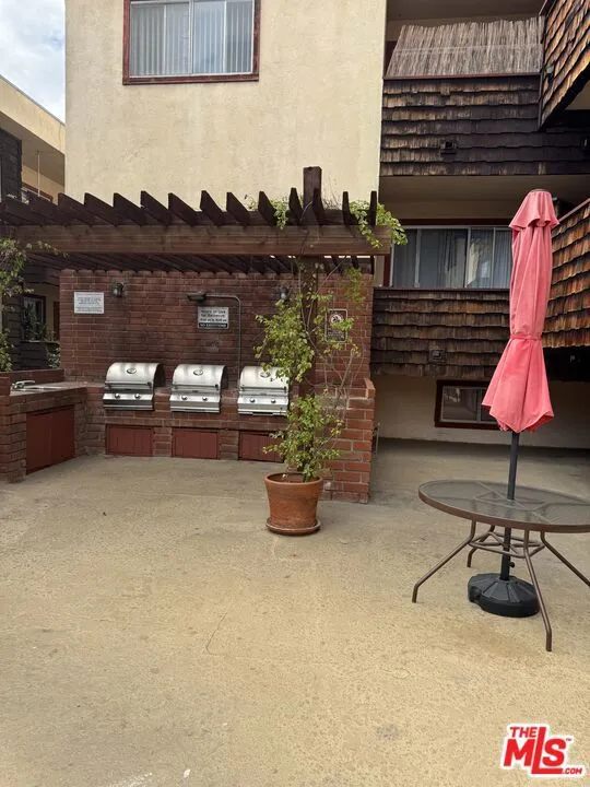 5400 Newcastle Avenue 68, Encino, California 91316 home-pic-18