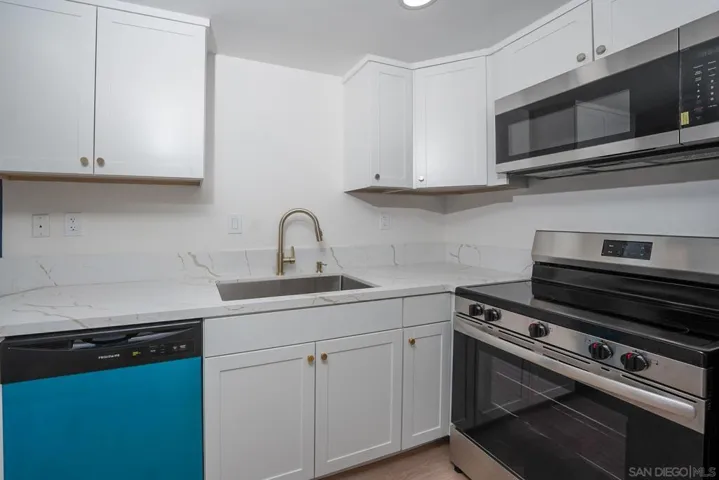 KITCHEN NEW APPLIANCES