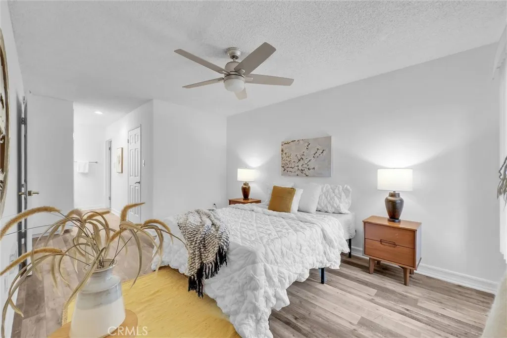 1030 W Macarthur Boulevard 5, Santa Ana, California 92707 home-pic-14