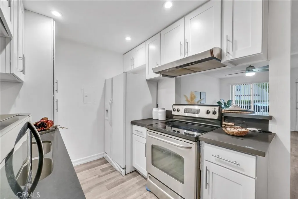 1030 W Macarthur Boulevard 5, Santa Ana, California 92707 home-pic-10