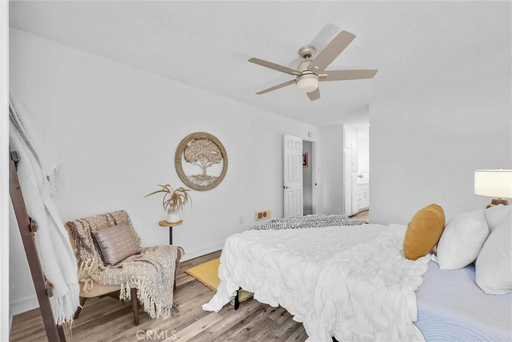 1030 W Macarthur Boulevard 5, Santa Ana, California 92707 home-pic-15
