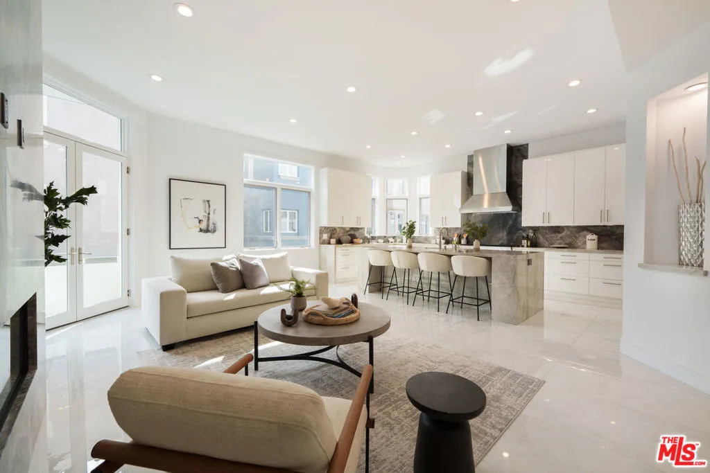 142 Union Jack Mall, Marina Del Rey, California 90292 home-pic-4