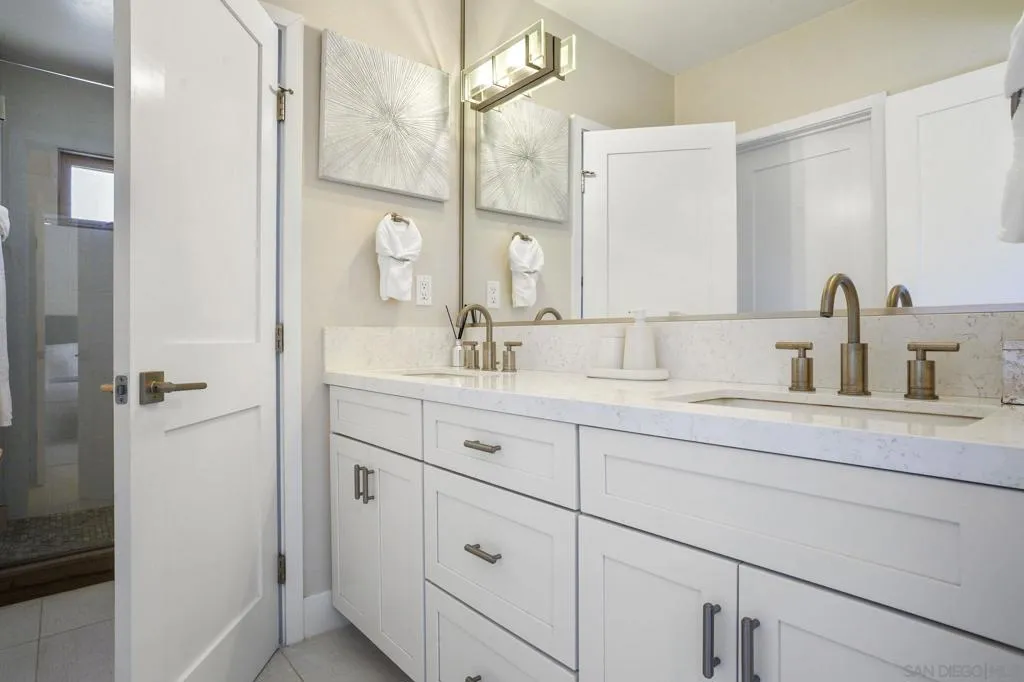 1122 Oliver Ave, San Diego, California 92109 home-pic-38