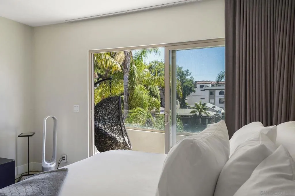 1122 Oliver Ave, San Diego, California 92109 home-pic-24