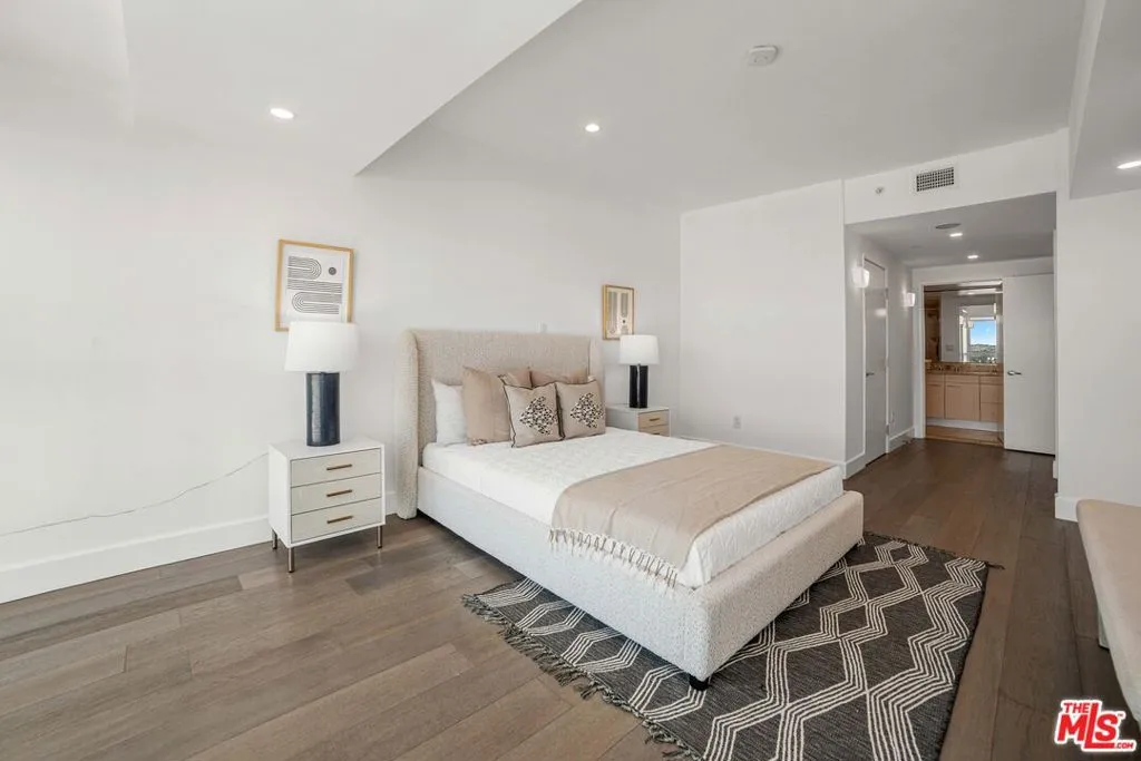 13600 Marina Pointe Drive 1904, Marina Del Rey, California 90292 home-pic-16