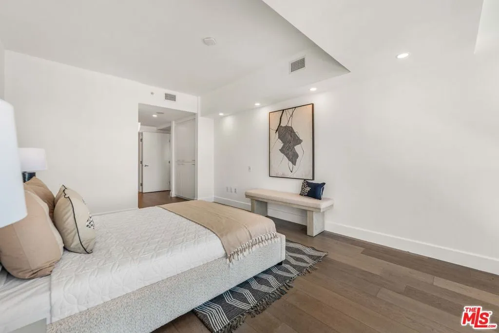 13600 Marina Pointe Drive 1904, Marina Del Rey, California 90292 home-pic-17