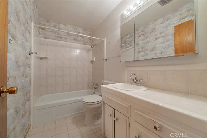 3202 Dublin Avenue, Merced, California 95340