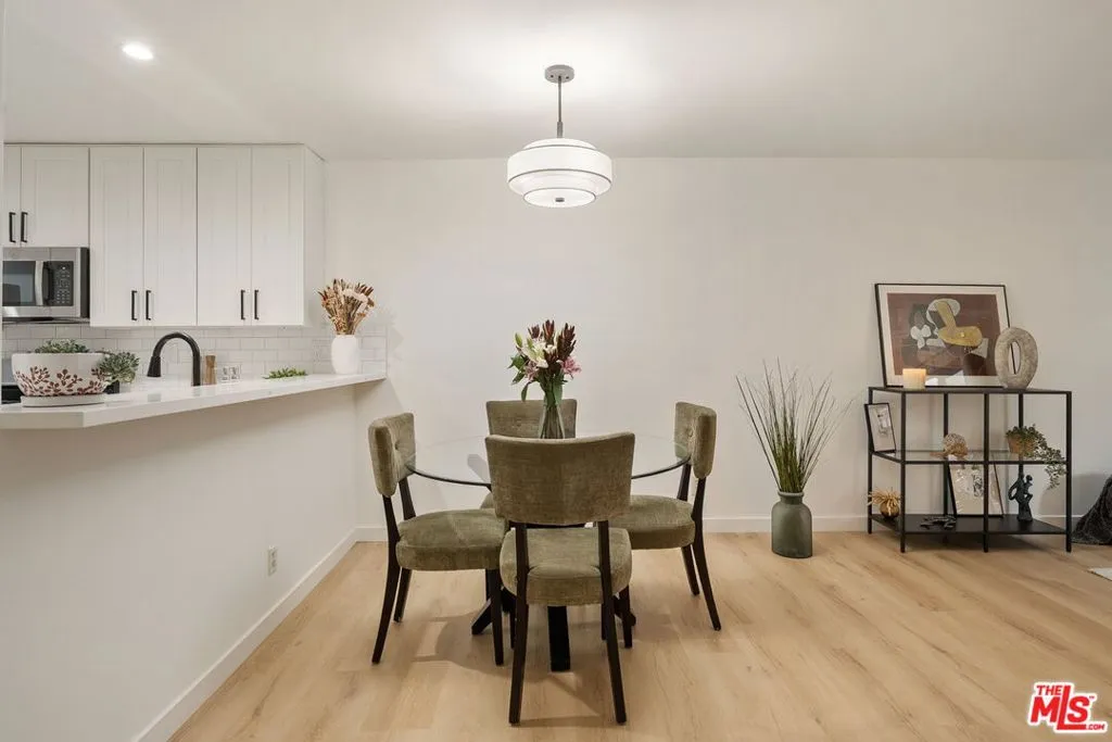 1532 9th Street 2, Santa Monica, California 90401 home-pic-8