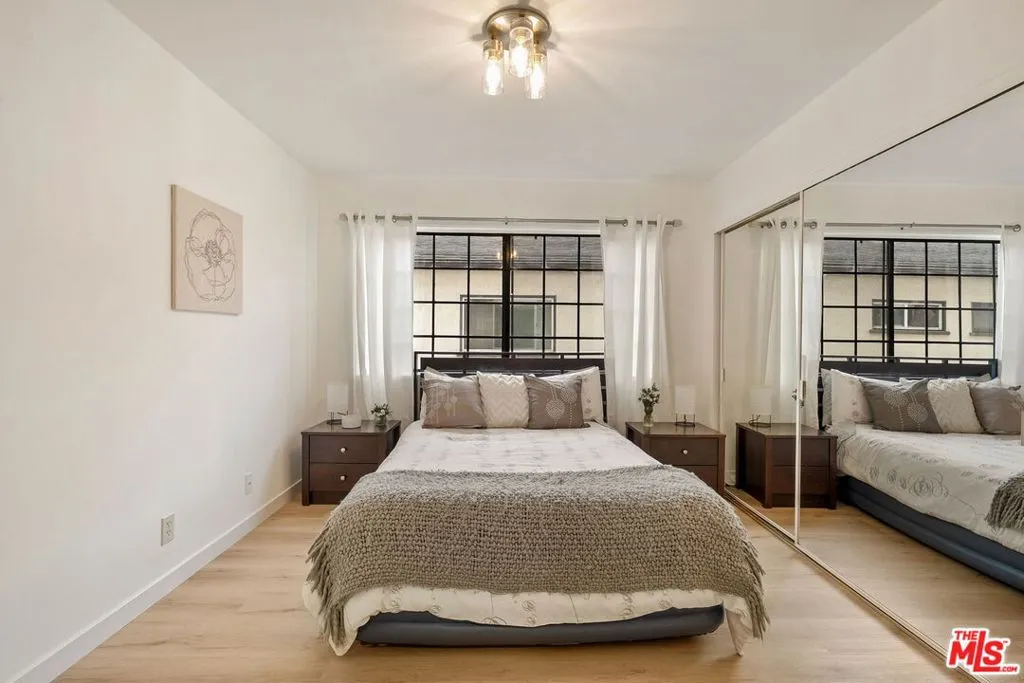 1532 9th Street 2, Santa Monica, California 90401 home-pic-20