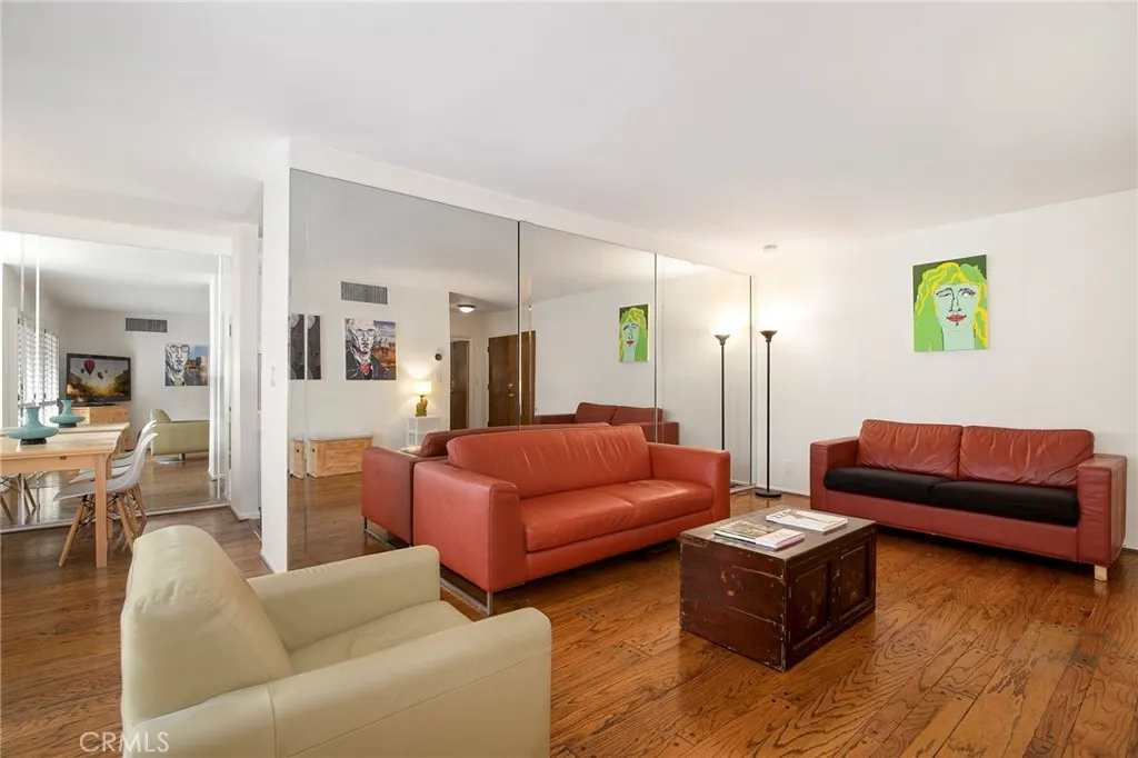 927 N Kings Road 118, West Hollywood, California 90069 home-pic-7