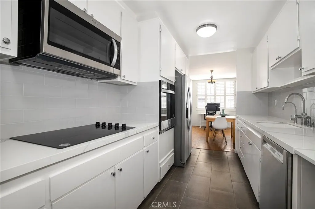 927 N Kings Road 118, West Hollywood, California 90069 home-pic-27