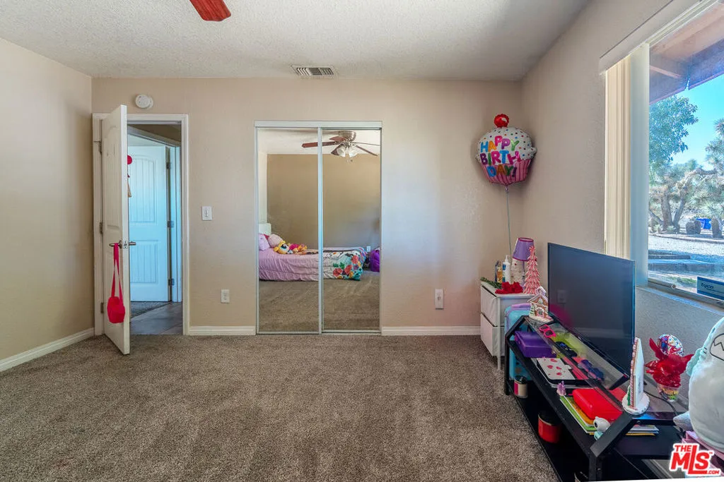 8395 Keats Avenue, Yucca Valley, California 92284 home-pic-21