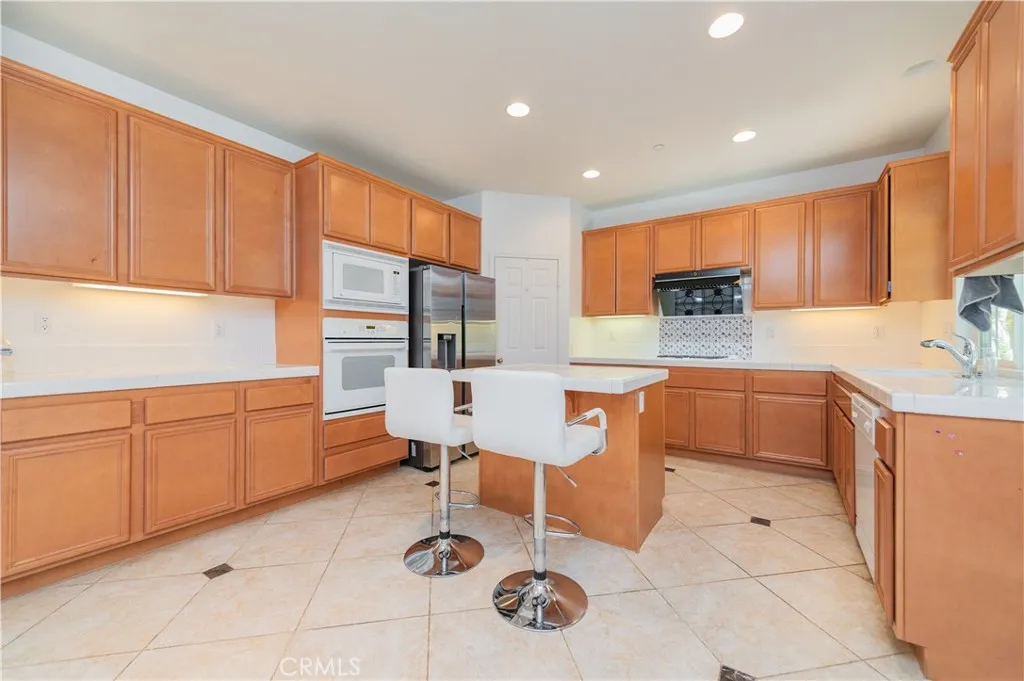 15752 Mimosa Court, Fontana, California 92336 home-pic-13