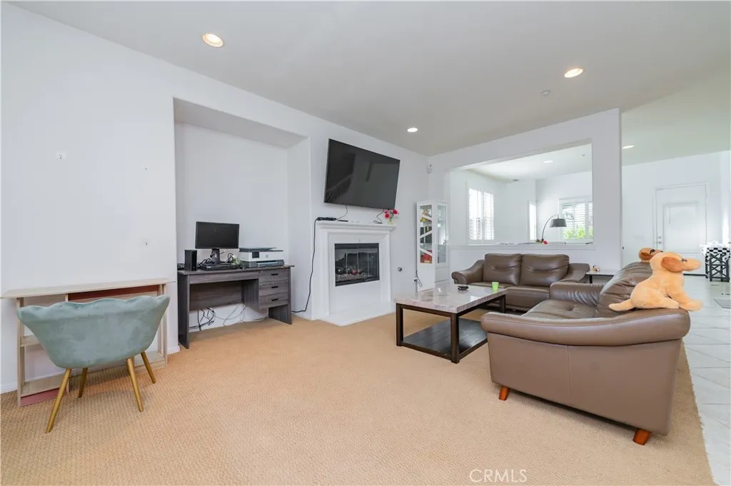 15752 Mimosa Court, Fontana, California 92336 home-pic-9